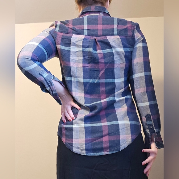 Tentree Soft, Plaid, Button up,  long sleeved shirt. Size Small - Picture 2 of 12
